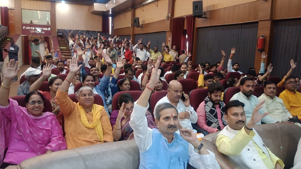 यूपी: 'किसके मंडल अध्यक्ष कहां हैं, फोन करके बुलाओ'; अलीगढ़ में भाजपा की क्लास में 27 में से 16 मिले गैरहाजिर