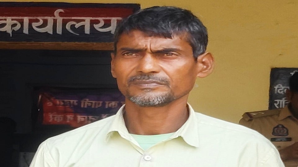 अलीगढ़: किशोरी नहीं मिली, पुलिस के हत्थे चढ़ा बेचने वाला आरोपी, बेटी-दामाद खरीदने वाला भेजा जा चुका जेल