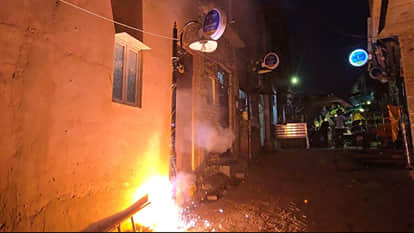 Risk of electric shock at Siddhnath Temple corridor; sparks cause panic among people; complaints go unheeded