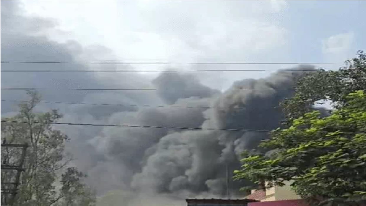 fire at tyre factory in Raipur; panic ensues as workers flee to safety