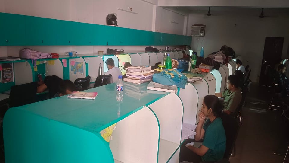 Agra Digital Libraries Generate Rs 15 Crore Business Amid Safety Concerns