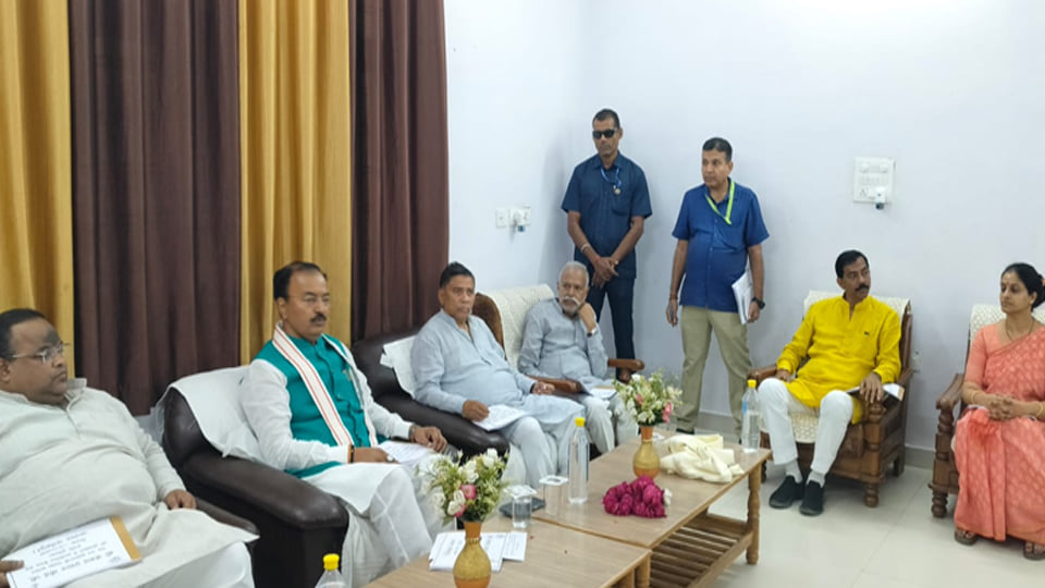 फतेहपुर: डिप्टी सीएम बोले- चुनाव नजदीक आते ही आम जनता के प्रति संवेदनशील दिख रही सरकार