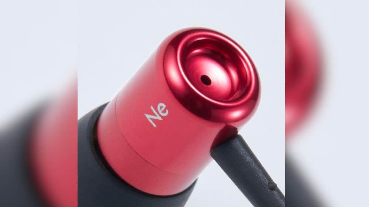 why earphones have small holes acoustic vents sound quality bass explained in hindi
