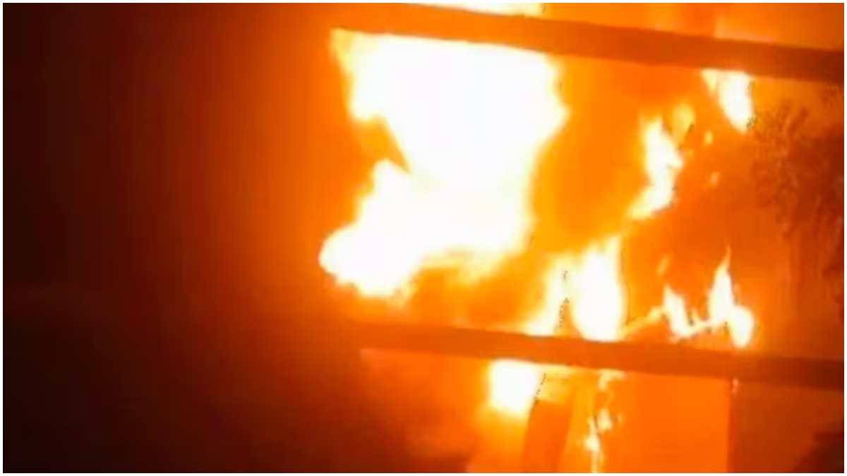 फैक्टरी में भीषण आग