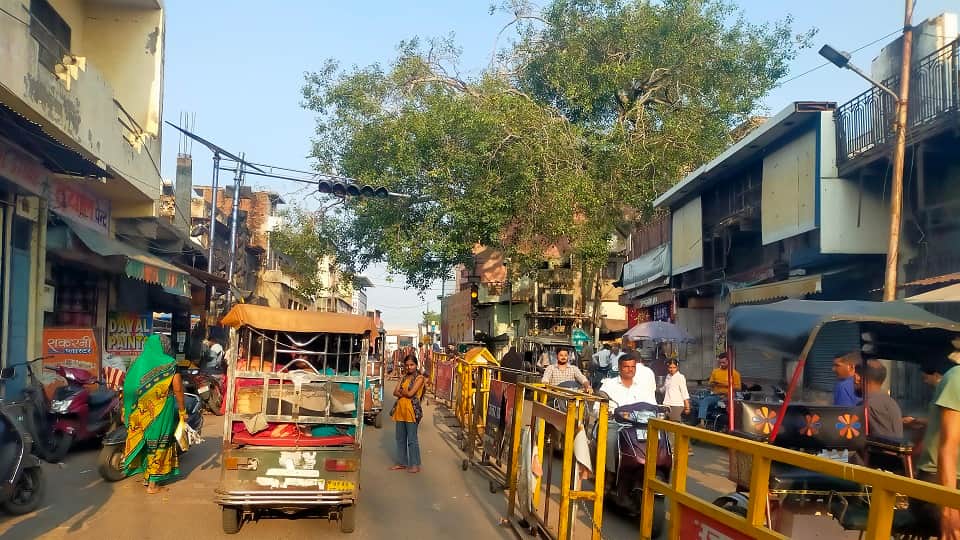 Agra Ghatia Azam Khan Road Traffic Jam Due to Encroachment