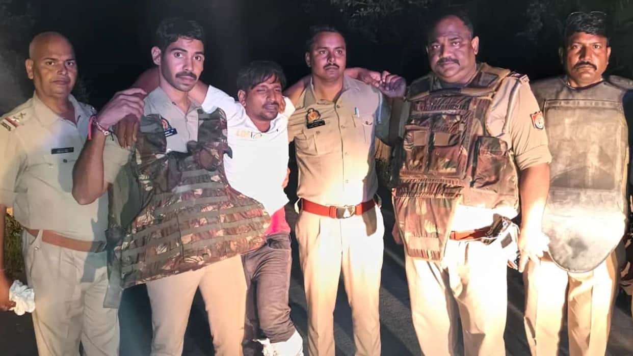 Encounter Two criminals collect stolen jewellery sustained gunshot wounds 29 cases registered in uttar pradesh