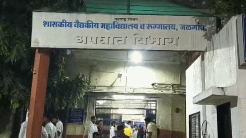 Maharashtra several killed after a car collided with a container truck near Bambhori Bridge in Jalgaon