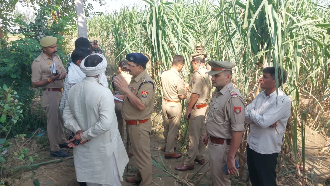 जानकारी करती पुलिस