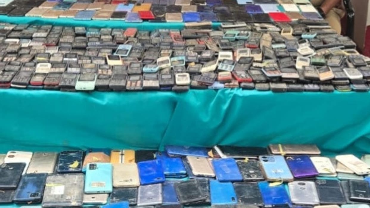 2570 mobile phones and 113 SIM cards seized 5 arrested charges purchasing scrap selling other states