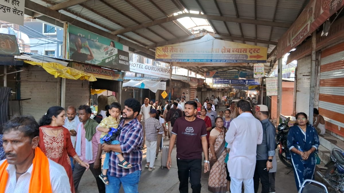 ओंकारेश्वर में दो दिन बाजार पूरी तरह ठप: होटल-दुकानें बंद रहने से दर्शनार्थियों को हुई भारी परेशानी
