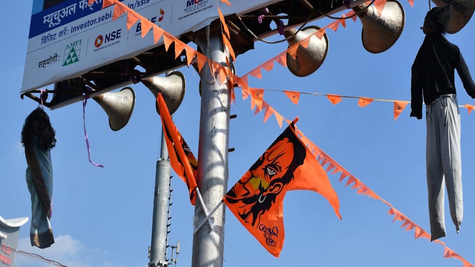 Meerut Blue Drum Murder Case: Gorakhpur Durga Pandal Hangs Effigies of Muskan and Sahil