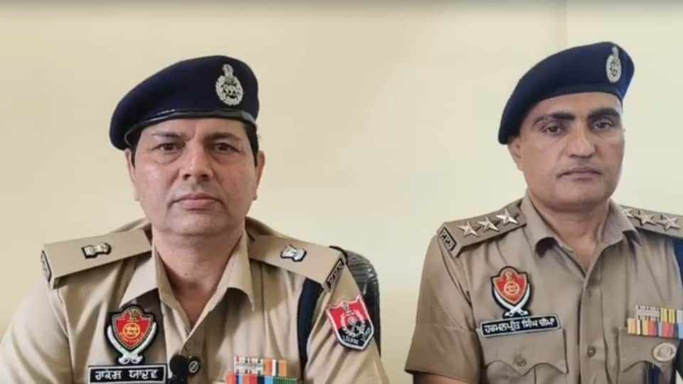 Attack on tourist bus headed to Kashmir stones near Doraha bridge in Khanna