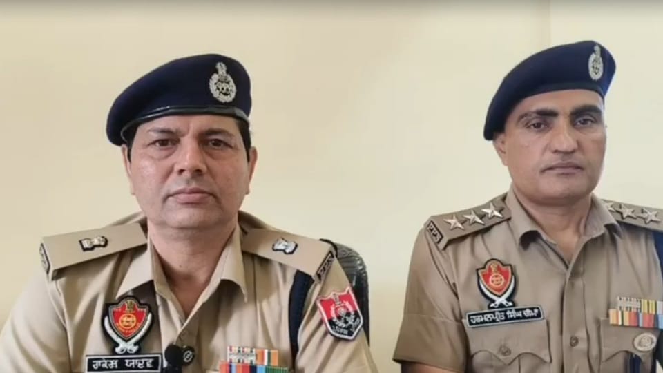 Attack on tourist bus headed to Kashmir stones near Doraha bridge in Khanna