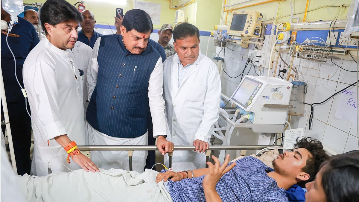 ग्वालियर हादसा: घायलों से मिले सीएम मोहन यादव, मुफ्त इलाज के निर्देश; बोले- दोषियों पर होगी कठोर कार्रवाई