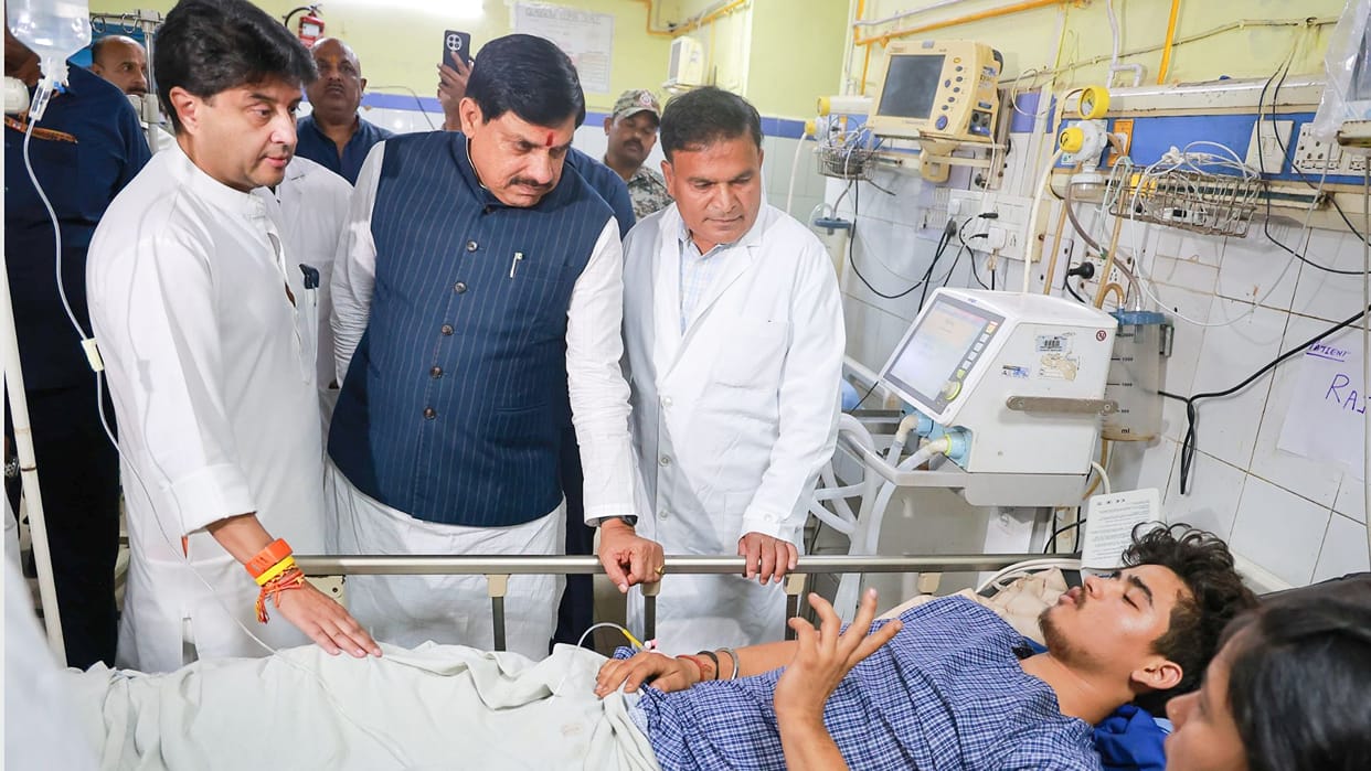 Gwalior Accident: CM Mohan Yadav Meets Victims, Orders Free Treatment and Strict Action Against the Guilty