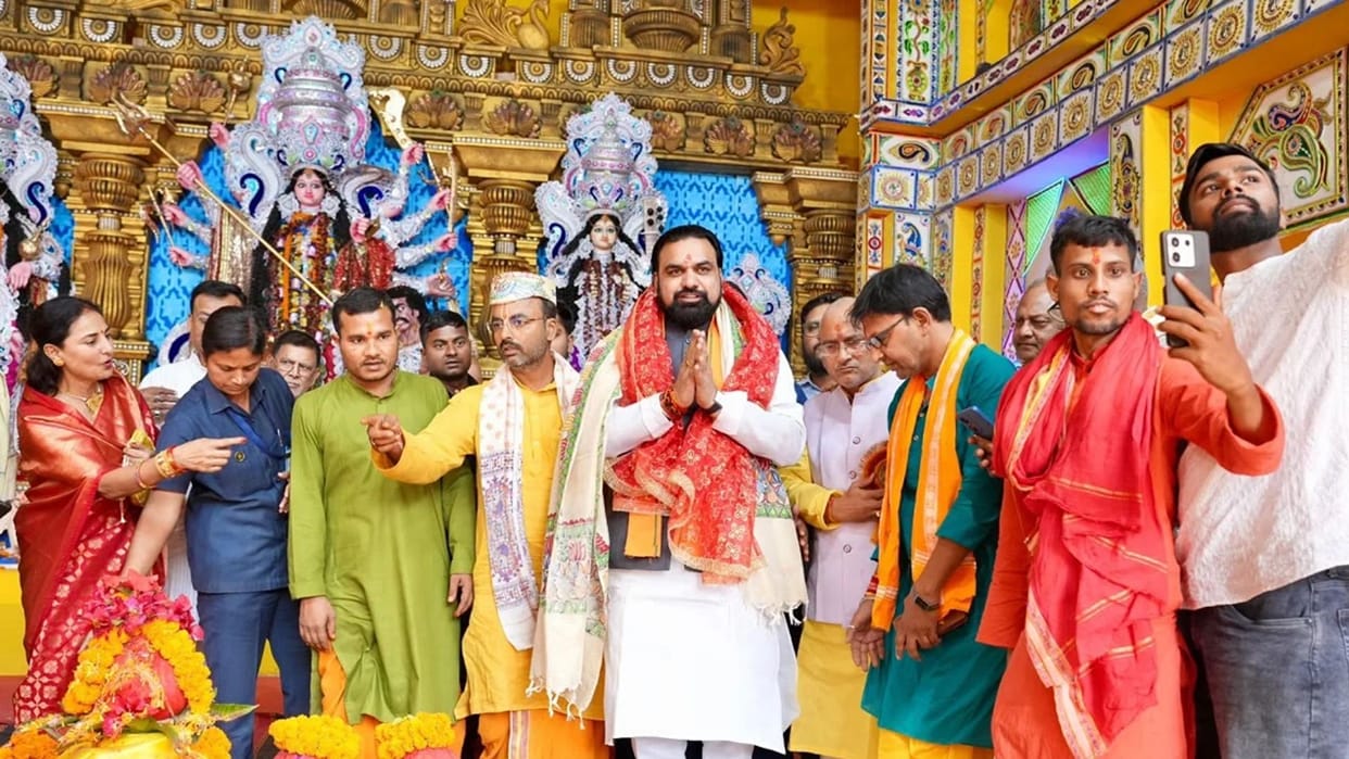 Patna: On Mahanavami, Chief Minister Samrat Choudhary offered prayers to Goddess Durga.