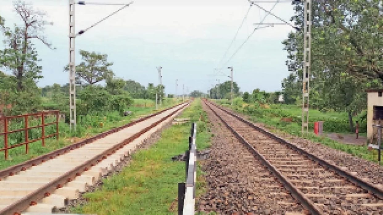 Preparations for the doubling and electrification of the Muzaffarpur-Sitamarhi rail section gain momentum
