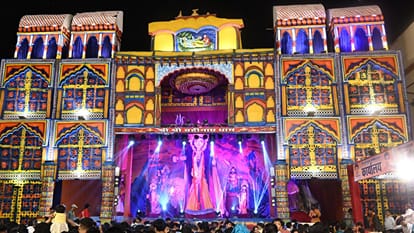 सनातन धर्म इंटर कॉलेज में बद्रीनाथ की थीम पर बना पंडाल।
