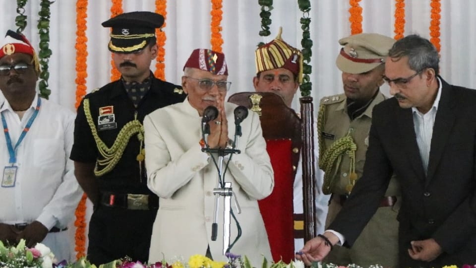 After taking the oath Governor Bisen stated that he would take Uttarakhand development to new heights
