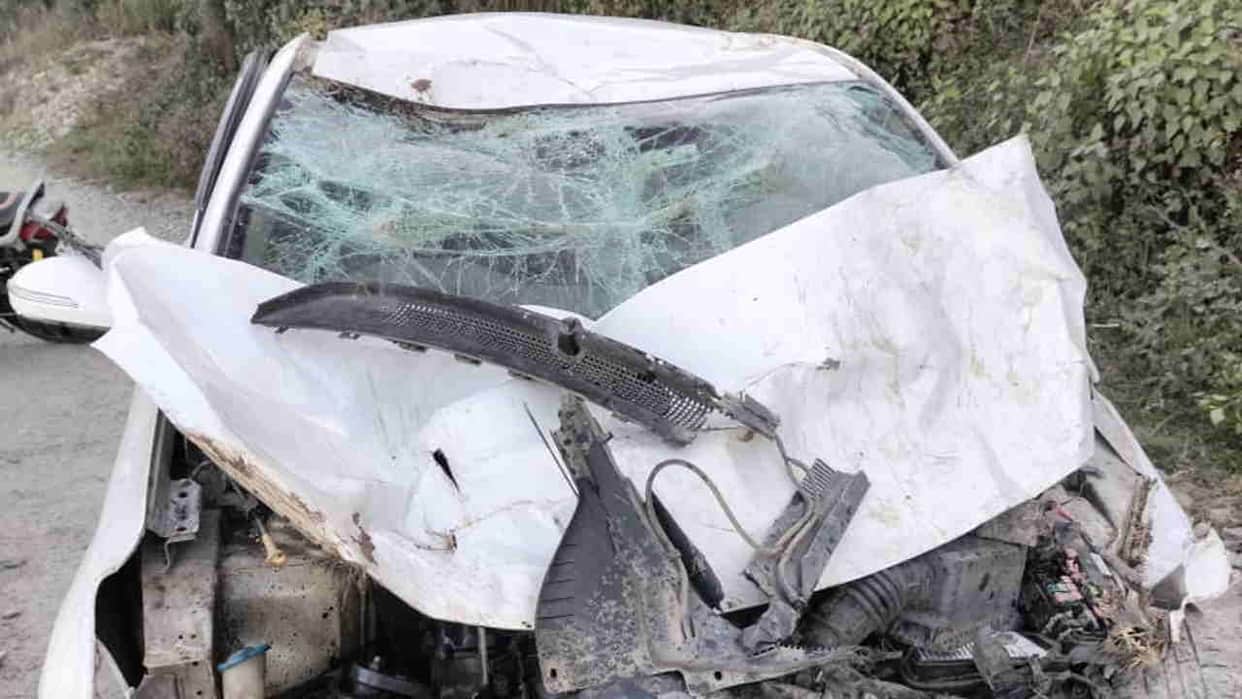 Chakrata accident car falls off road in purodi two youths injured one in critical condition