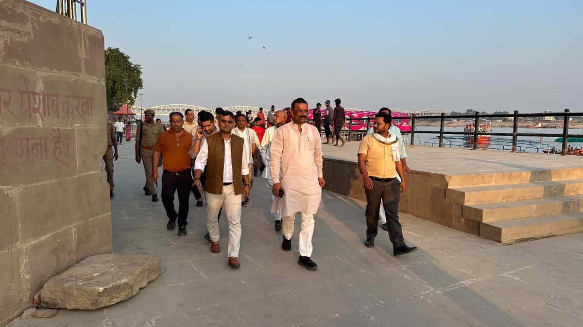 एयर शो को लेकर प्रशासन गंभीर: महापौर, डीएम और नगर आयुक्त ने किया निरीक्षण