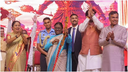 pm modi president murmu priyanka gandhi photos participate in dussehra  celebration