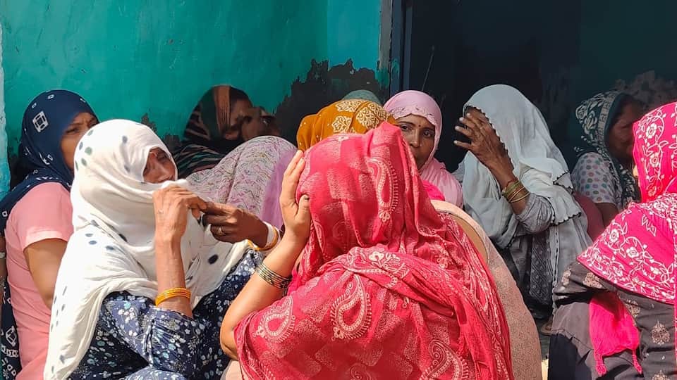 Greater Noida: Mystery Over Deaths of Five Family Members, Viscera Report May Reveal the Truth