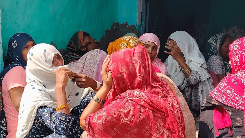 Greater Noida: Mystery Over Deaths of Five Family Members, Viscera Report May Reveal the Truth