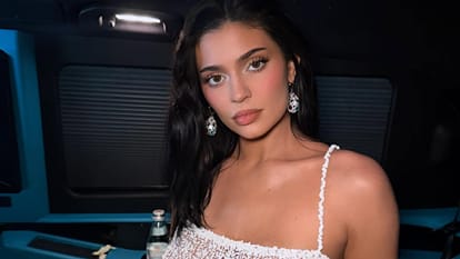 Who is Kylie Jenner Chosen to Wear $50 Million Fantasy Bra at Victoria's Secret Fashion Show Shares Photos