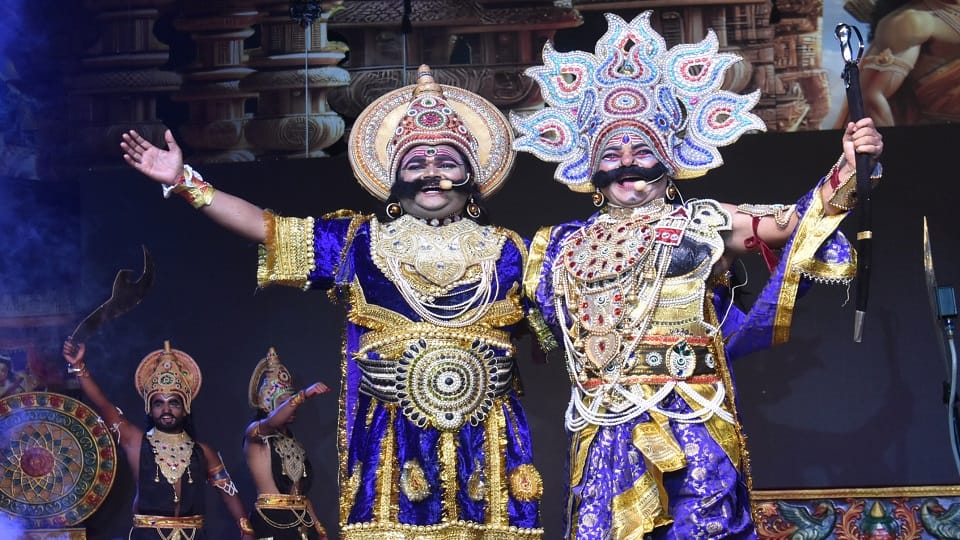 Meerut: Ravana effigies to be burnt at 36 locations today; the tallest effigy has been set up here
