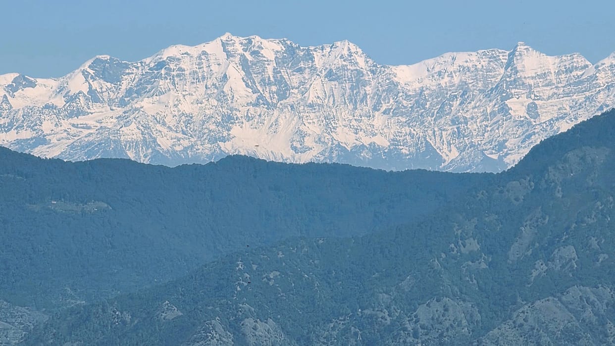 Mussoorie Weather bright sunshine and snow covered himalayan peaks attract tourists Queen of Hills Uttarakhand