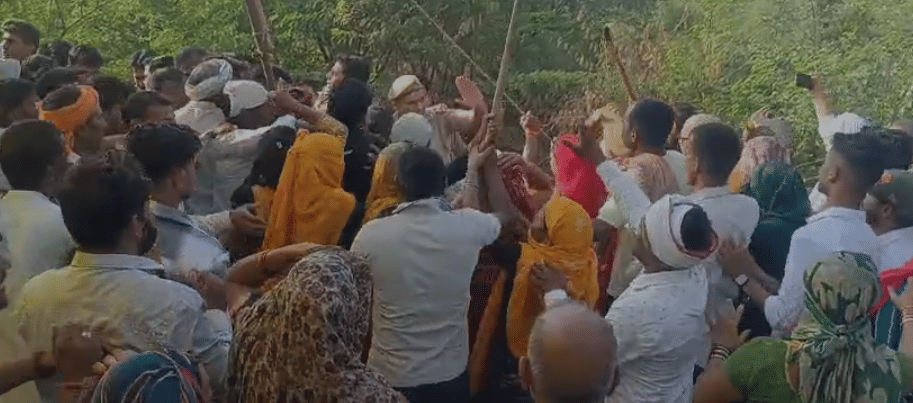 मथुरा:छाता शुगर मिल के लिए हंगामा, पुलिस से भिड़ गए किसान; सामने आया वीडियो