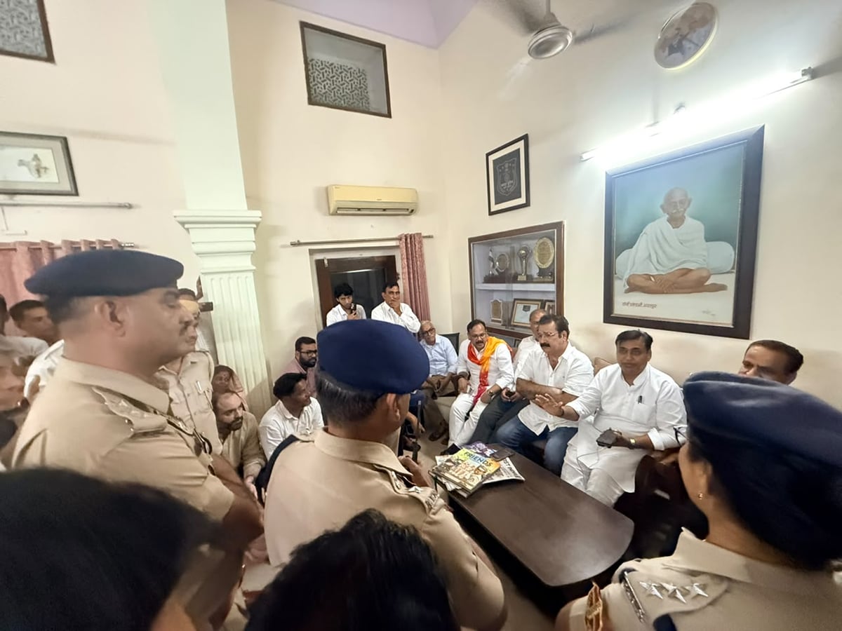 राजस्थान: बराला की एफआईआर पर आर-पार को तैयार, रातभर धरने के बाद कांग्रेस का अचानक जयपुर कूच का ऐलान