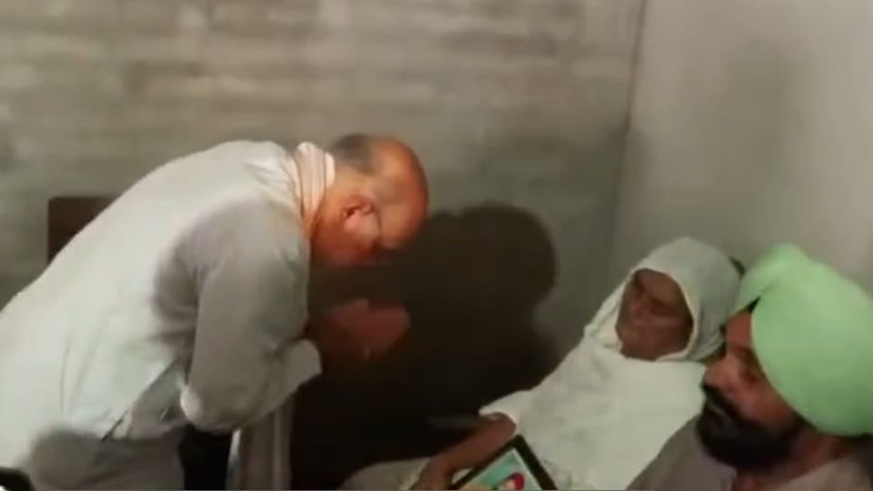 Home Minister Amit Shah met Vikramjit family in Batala assured CBI investigation job for family member
