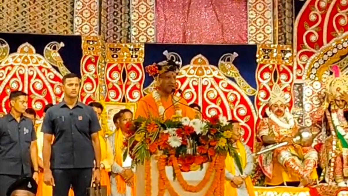 गोरखपुर: विजयादशमी पर राम जन्मभूमि का जिक्र, सीएम योगी बोले- 500 साल पहले हुआ था अन्याय