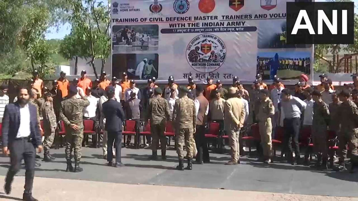 Jammu and Kashmir Army provides civil defence training to civilians in Rajouri