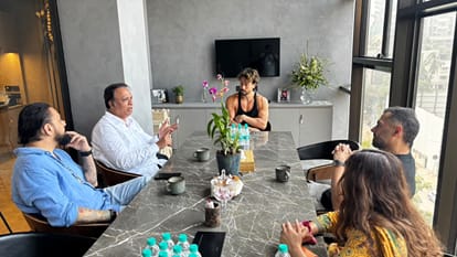 Tiger Shroff Meets Maharashtra Minister Ashish Shelar After Firing Incident Three Accused Taken To Mumbai