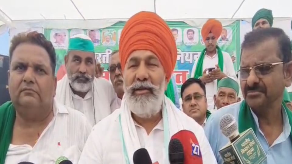 Bijnor Kisan Mahapanchayat: Rakesh Tikait Urges Farmers to Unite for Fair Land Compensation at Circle Rates