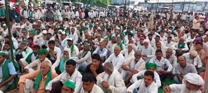 Bijnor Kisan Mahapanchayat: Rakesh Tikait Arrives, Farmers Raise Sugarcane Price and Pending Payment Issues