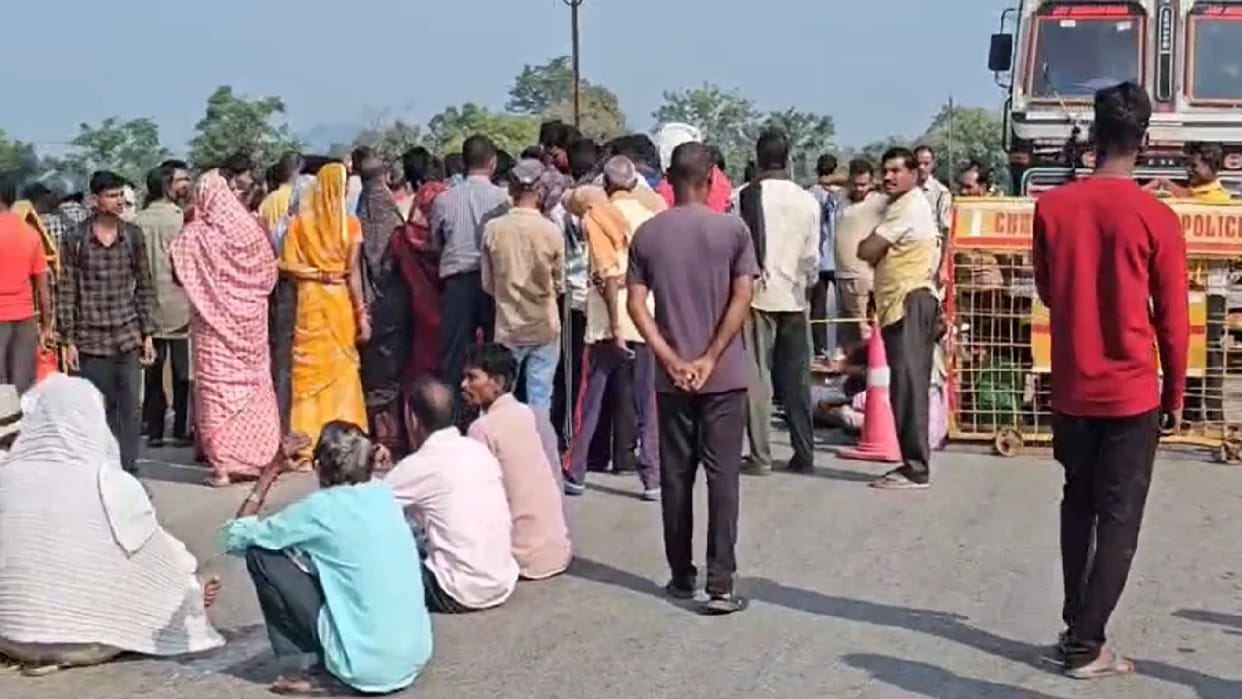Chhattisgarh accident News: Four people died in road accident