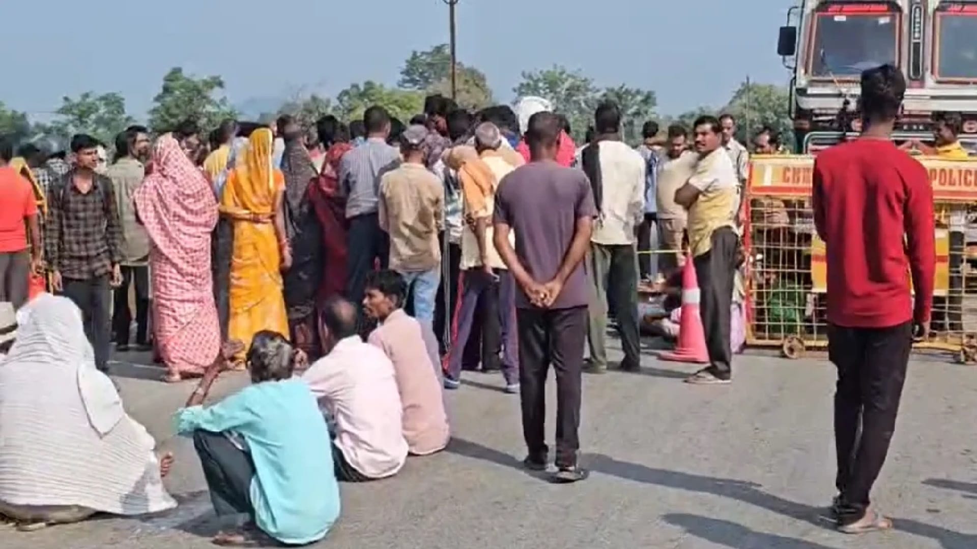ग्रामीणों ने किया चक्काजाम