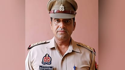 एसओ नीरज कुमार।