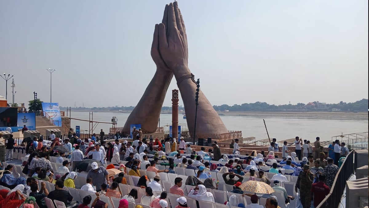 काशी में एयर शो का रिहर्सल: दर्शकों में दिखा गजब का उत्साह, नमो घाट पर उमड़े लोग; आसमान में दिखा अद्भुत नजारा