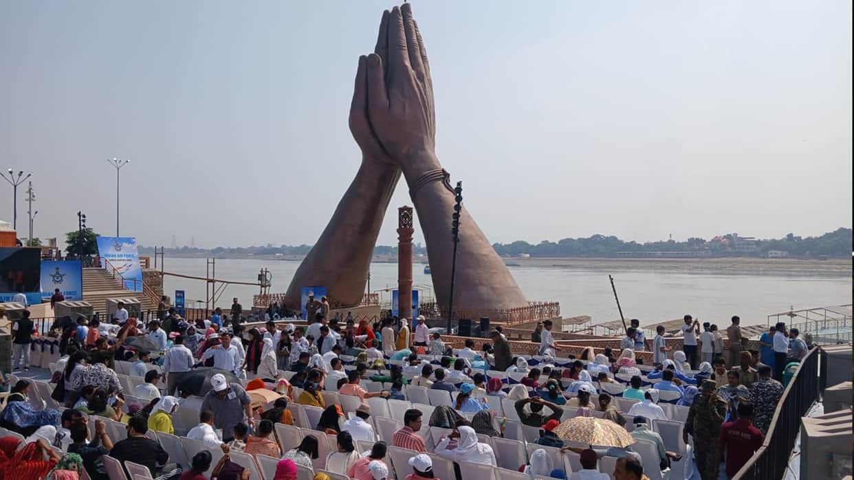 Air show trial in varanasi Remarkable enthusiasm among spectators crowds gather at Namo Ghat