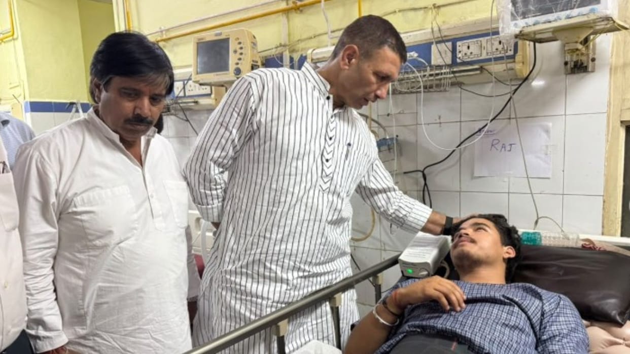 Gwalior: Jitu Patwari visits families of the deceased; lashes out at the government and Scindia.