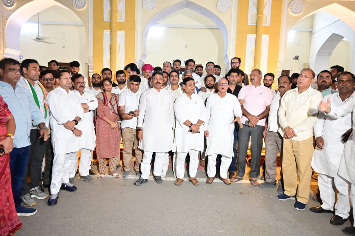 Congress Protest Continues in Jaipur as Dotasara, Julie Spend Night at Police Commissionerate Over FIR Demand