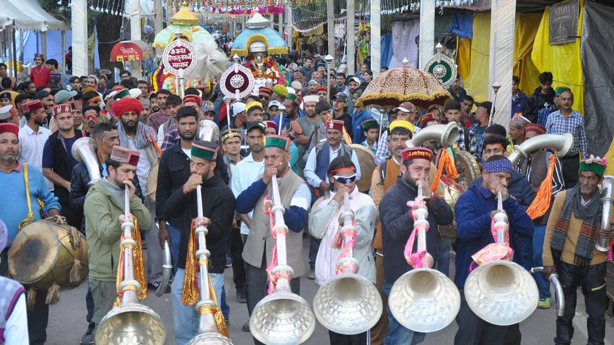 kullu raghunath rath yatra dev parampara faith feature