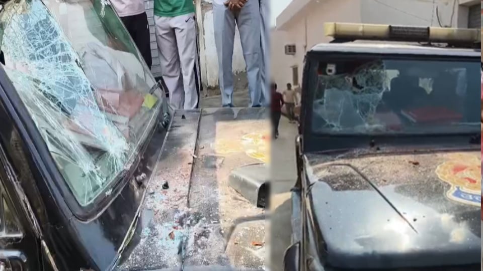 Shamli News: Police PRV 3030 Attacked With Bricks During Family Dispute in Kudana, Accused on the Run