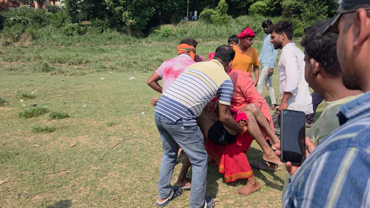 प्रयागराज : मूर्ति विसर्जन के दौरान नदी में डूबने से चाचा-भतीजे की मौत, सुरक्षा इंतजामों पर उठे सवाल