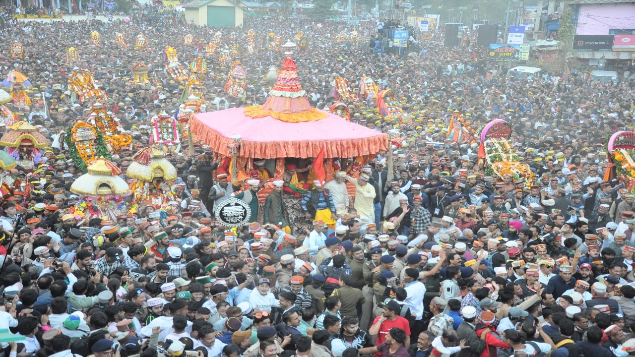 अंतरराष्ट्रीय कुल्लू दशहरा भव्य रथ यात्रा।